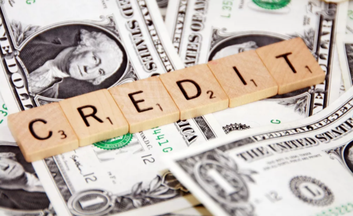 Дефицит товаров поменяли на дефицит денег. А мы ещё и радуемся. 