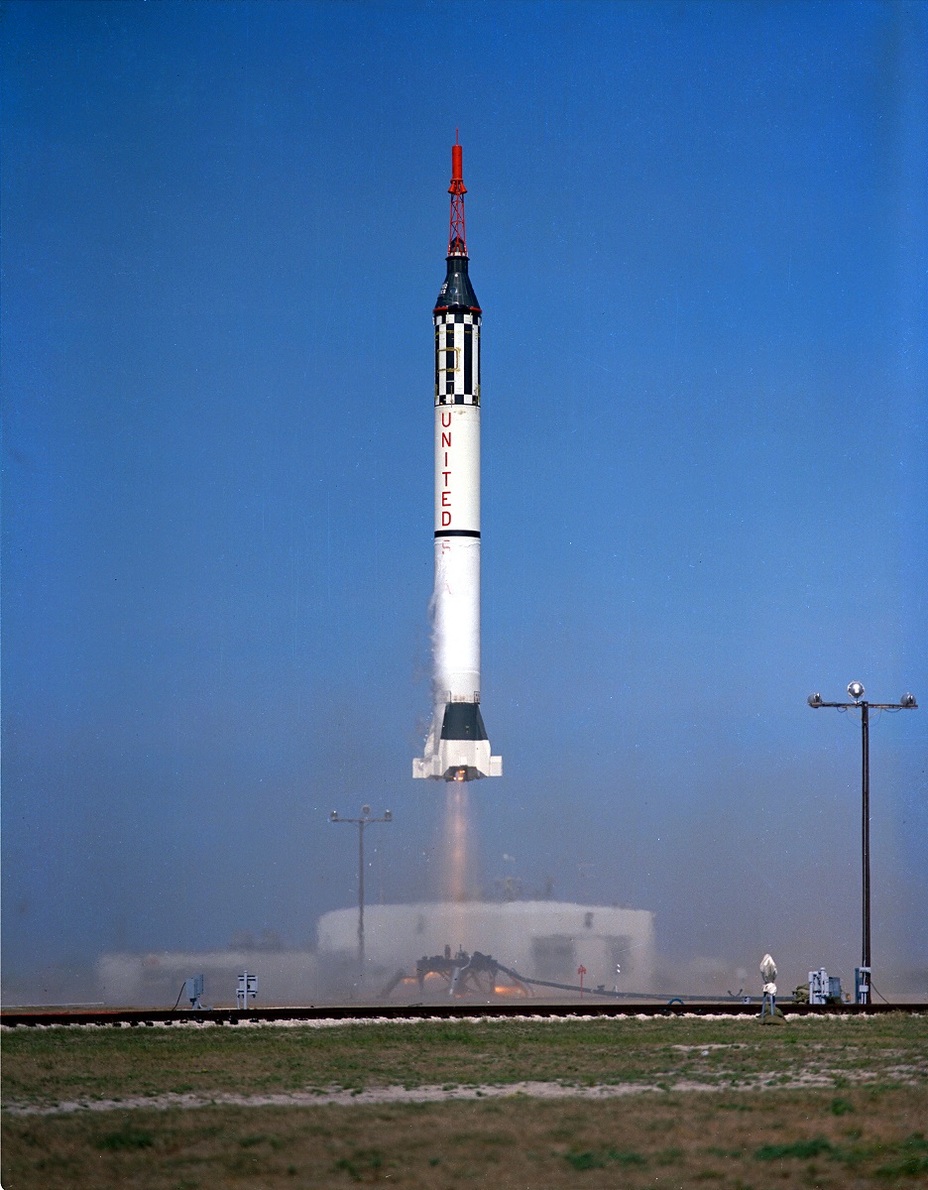 ​Пуск ракеты-носителя Mercury-Redstone 2 (MR-2) с космическим кораблём Mercury на полигоне мыса Канаверал (штат Флорида); 31 января 1961 года. NASA hq.nasa.gov - «Меркурий» против «Востока» | Warspot.ru