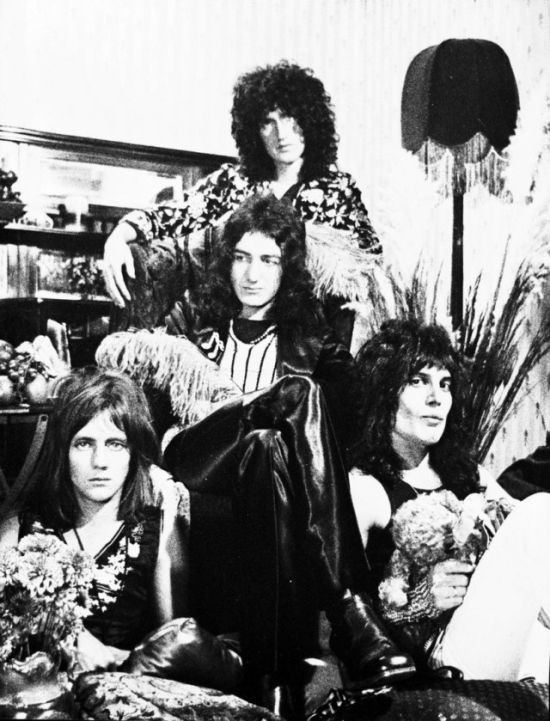 Первое из известных совместное фото группы Queen, 6 июля 1973 года. известные, люди, фото