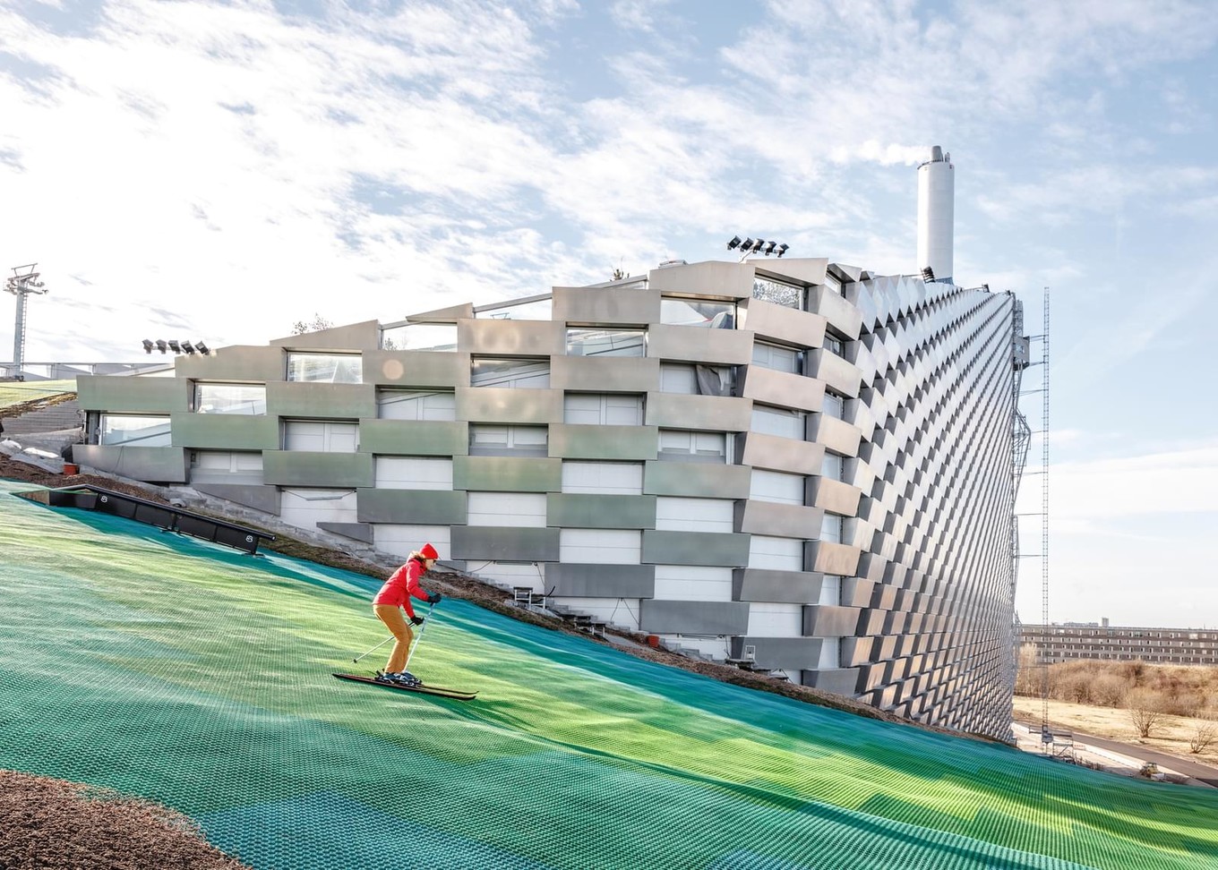 Завод по переработке отходов в энергию с развлекательной инфраструктурой в Копенгагене