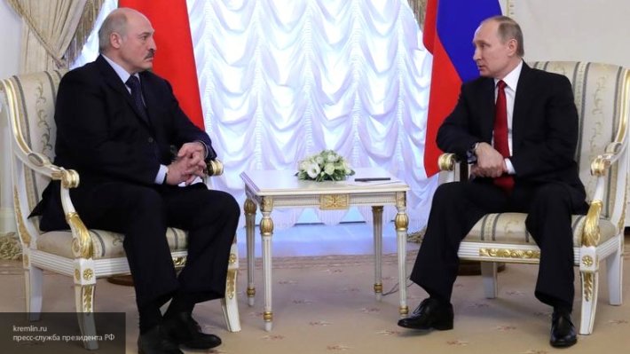 Президент Белоруссии поздравил Путина с уверенной победой на выборах