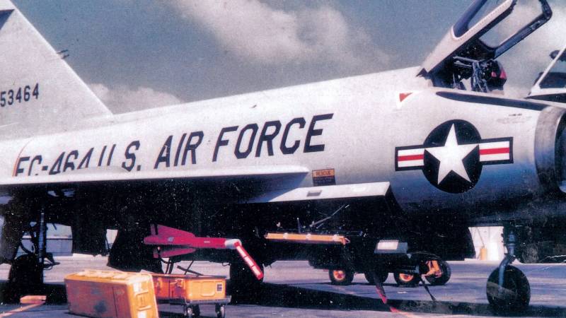 Ядерная ракета «воздух-воздух» AIM-26 Falcon  оружие
