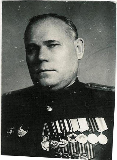 Полковник пограничных войск Кузин Павел Романович с Георгиевскими крестами, конец 40-х гг.