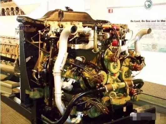 Вы не поверите, но у двигателей бывает от 1 до 64 цилиндров авто и мото,автоновости