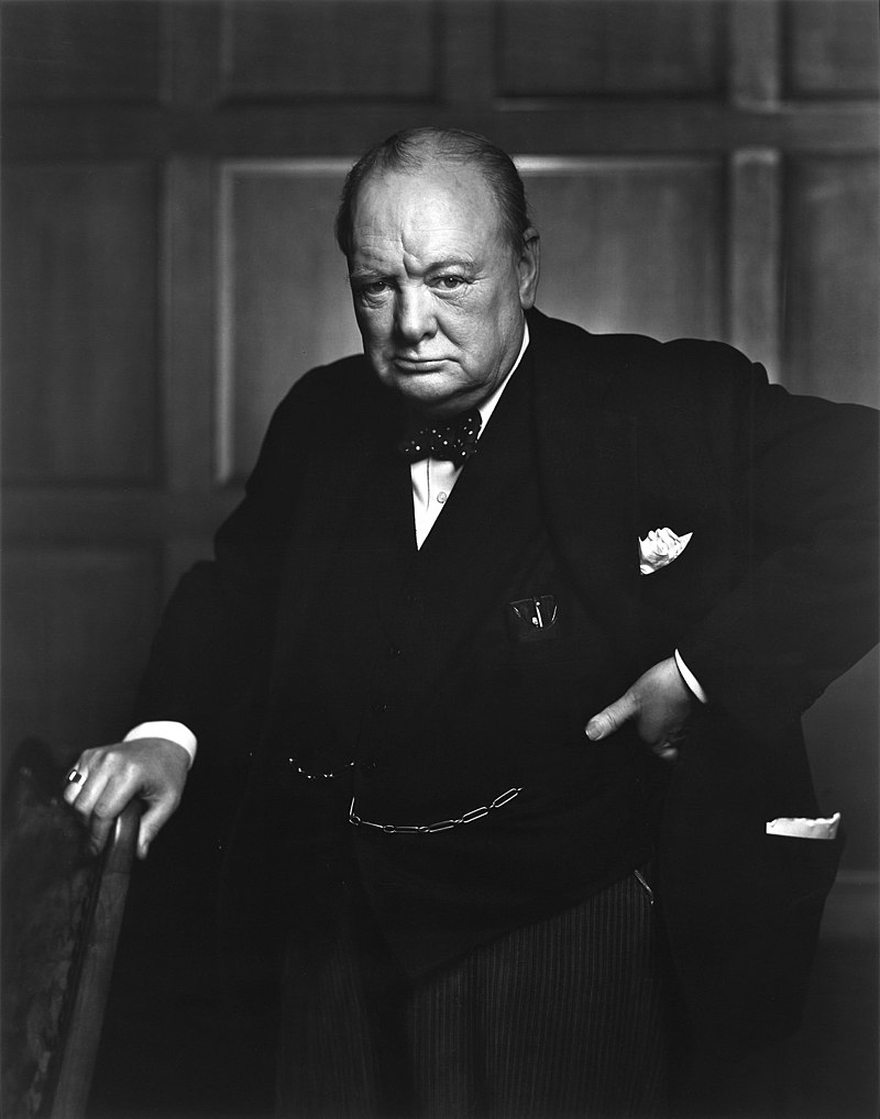 Уинстон Черчилль и алкоголь: сколько политик выпивал за день 