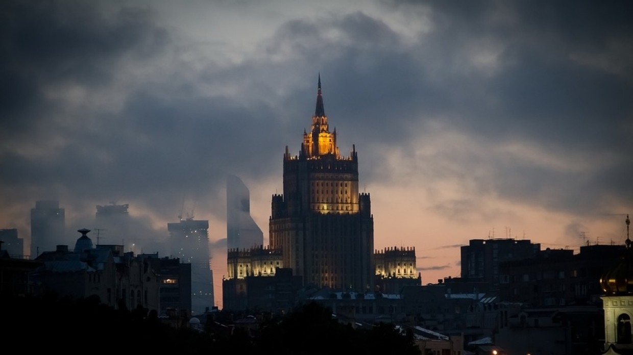 Временный поверенный в делах Украины вызван в МИД РФ из-за инцидента с памятником Пушкину