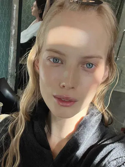 Российская модель приняла участие в показе Prada вместе с Беллой Хадид Алина, Миллер, Prada, подиум, МиллерАлина, Татьяна, снималась, брендов, вышла, сразу, заключила, контракт, показа, Милане, активно, агентством, девушка, портфолио, Дягилева, нулевых