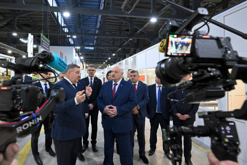 Лукашенко: Зеленский угробил цветущую часть Европы