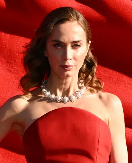 Донателла Версаче, Энн Хэтэуэй, Мэрил Стрип и племянницы принцессы Дианы посетили премьеру сиквела 