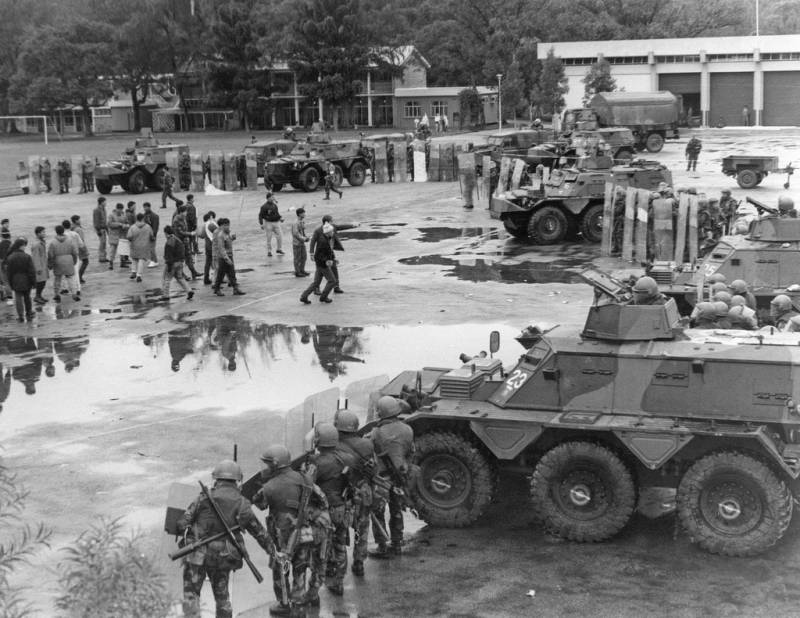 Грозный и смешной. Британский колёсный бронетранспортёр Saracen FV603 оружие