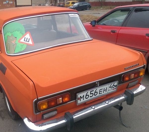 Народный креатив с наклейкой "Шипы" авто, автоприкол, наклейка, пдд, прикол, шипы