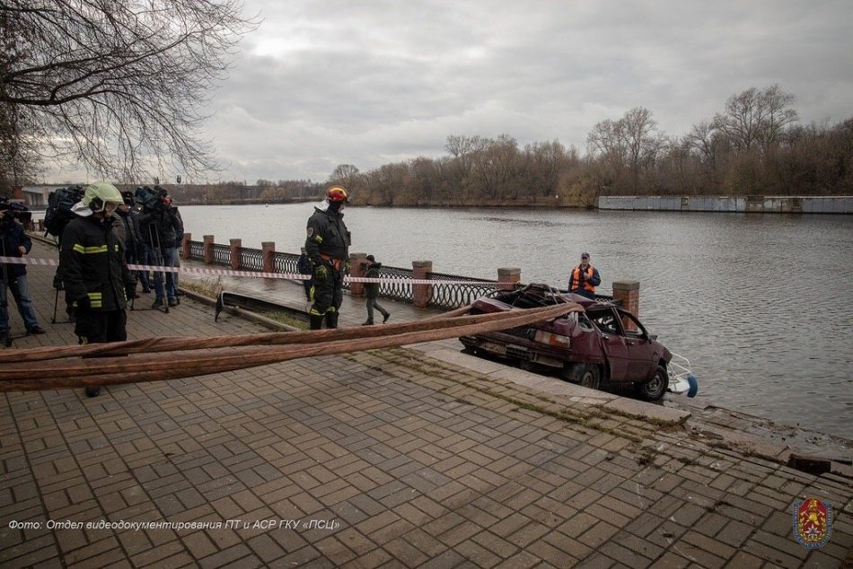 С начала ноября московские пожарные спасли 5 человек при ДТП