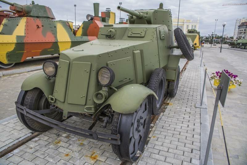 Рассказы об оружии. Колёсный танк БА-10 