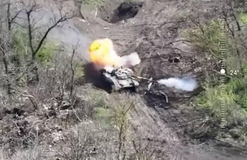 Дуэль между российским и украинским танком засняли на Донбассе Новости