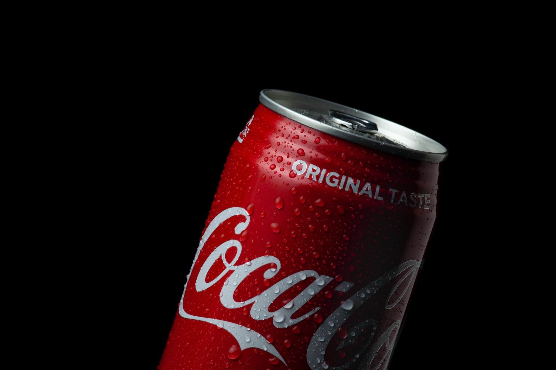 Лидером по продаже газировки со вкусом колы в России осталась Coca-Cola