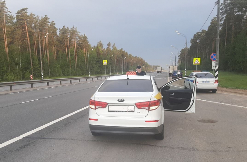 В Тверской области полицейские задержали наркокурьера на такси