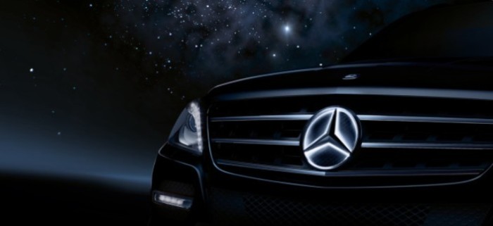 Светодиодный прожектор на Mercedes-Benz.