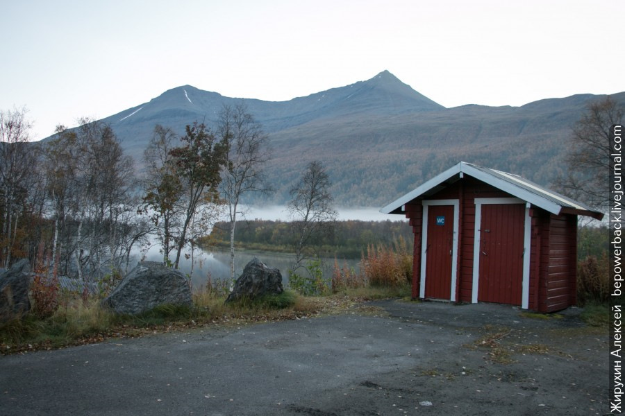Как прокатиться по самой дорогой стране мира и не остаться без штанов? Как прокатиться по самой дорогой стране мира и не остаться без штанов? авто и мото,путешествия