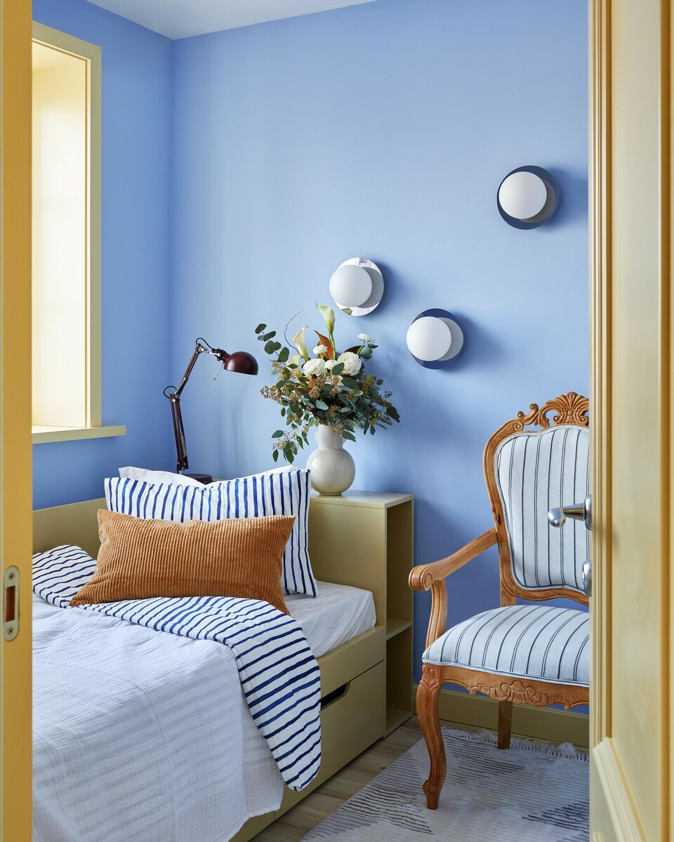 Квартира 56 м2 в панельке для мамы и бабушки: светлая, уютная и очень функциональная. Использован приятный желтый оттенок