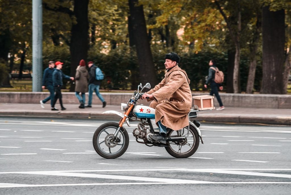 В Санкт-Петербурге нашли двойника почтальона Печкина