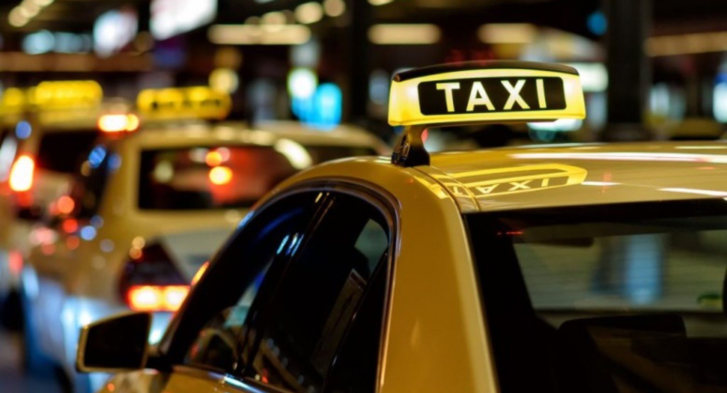 Названы самые распространенные нарушения ПДД водителями такси