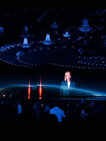 Zivert на сцене, обращение от Юлии и Анны Пересильд и 