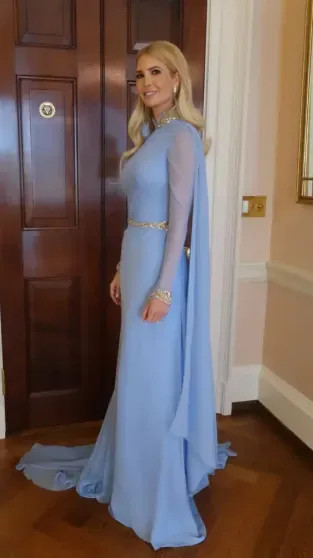 Дональд и Мелания Трамп провели ужин в Белом доме с Карлом III и королевой Камиллой Мелания, Камилла, Images, Дональд, одета, Белого, первой, матери, королевы, костюм, ТрампКоролева, платье, Камиллой, цвета, Трамп, Manolo, похожий, туфли, BlahnickКоролева, белые