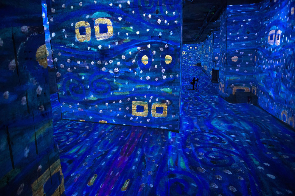 Экскурсия в каменоломни Карьер Огней на юге Франции 