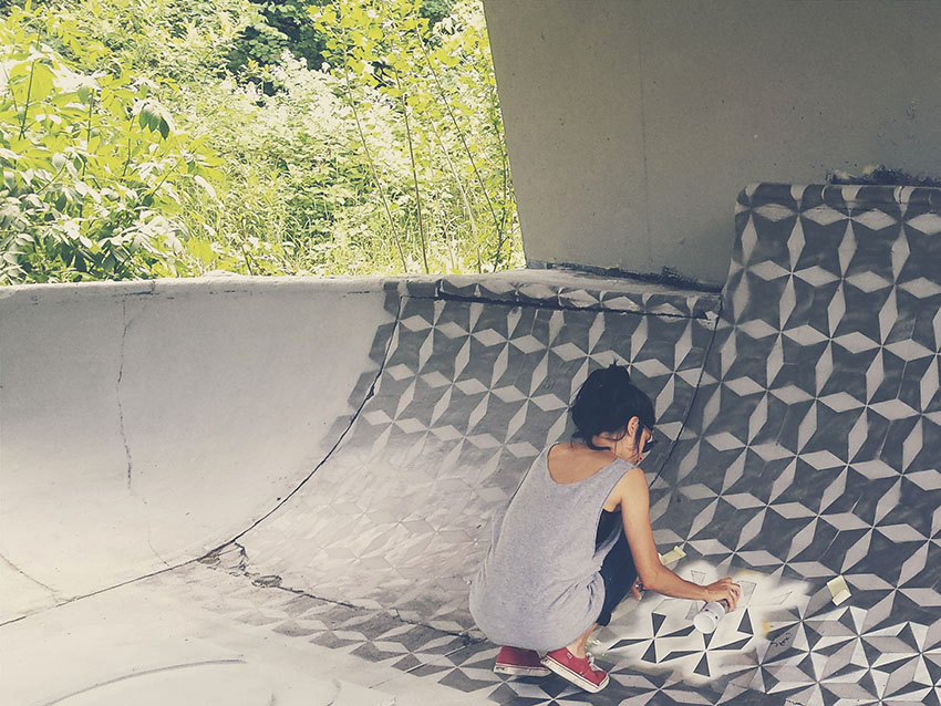 uzory-na-polu-zabroshennyh-zdanij-