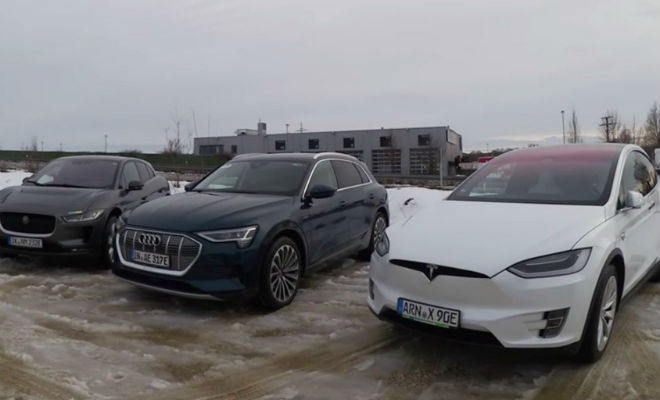 Новейший разрекламированный электрокар Audi E-Tron вчистую проиграл схватку Tesla Model X Культура