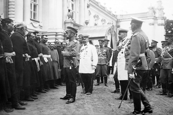 Фотовыставка «Навстречу русскому Царю. Романовы: царское служение»