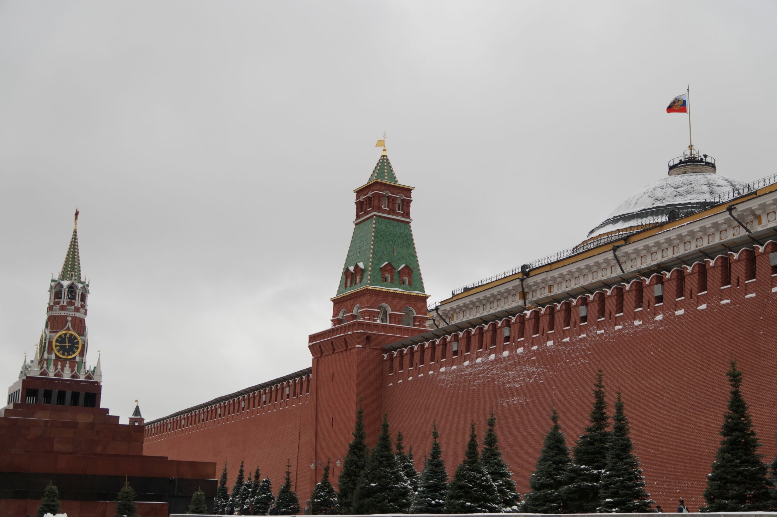 «Массово встали против Кремля»: экс-депутаты Госдумы готовят госпереворот в России