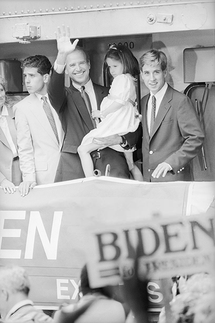 Джо Байден и его семья: все, что нужно знать о новом президенте США и его близких Байден, Джилл, после, Байдена, Хантер, время, также, этого, чтобы, через, несколько, стала, своего, первой, будет, вицепрезидента, который, компании, Наоми, Барак