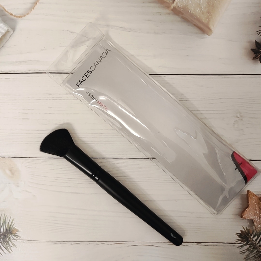 Faces Canada Blush Brush Review