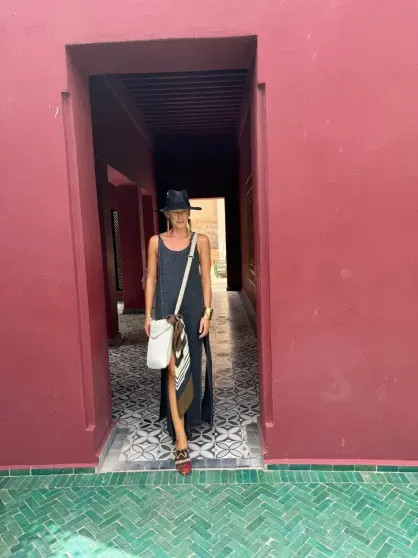 Жена главы Газпромбанка Андрея Акимова Даша Попова отдыхает с дочерью в Марокко Попова, Акимов, дочерьюДаша, также, данным, которая, Поповой, Андрея, Газпромбанка, слухам, своего, ПоповаДаша, вместе, соцсетях, спокойно, передвигаться, Европе, может, Например, недавно