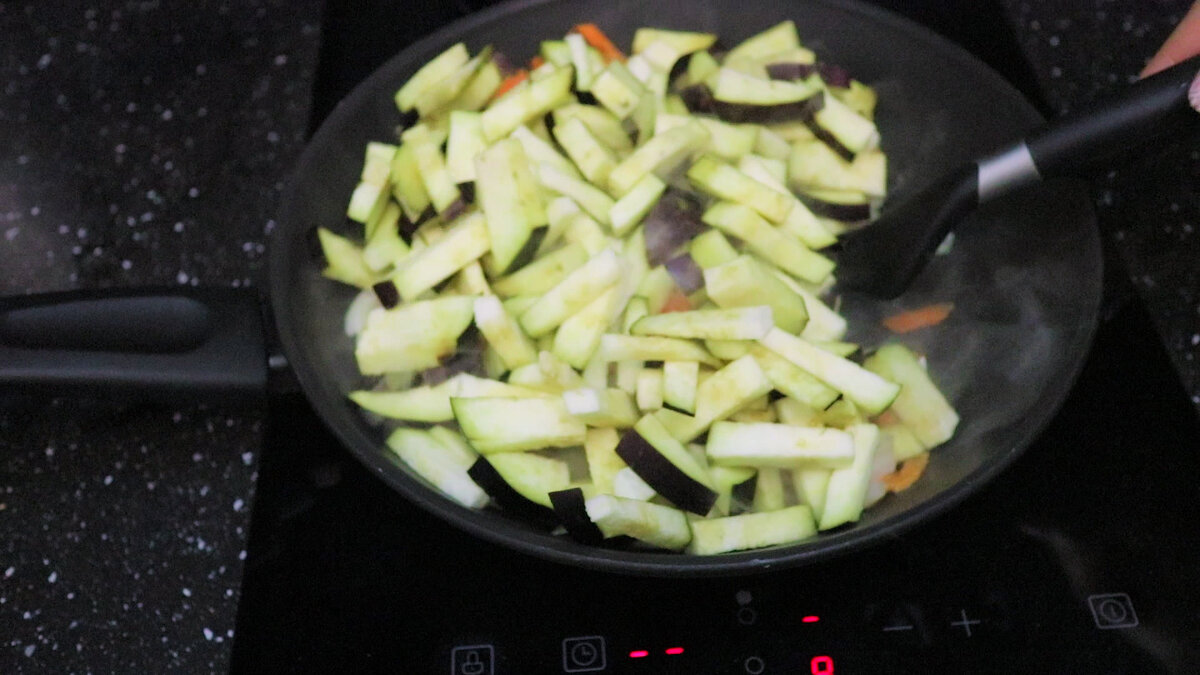 Пирог из лаваша с куриной печенью. Я влюбилась в этот рецепт лаваша, пирог, куриной, печень, печенью, пироги, посыпаем, небольшие, начинки, листа, разогретую, отправляем, выкладываем, рецепт, очень, куриную, смотрите, схватится, создавать, далее