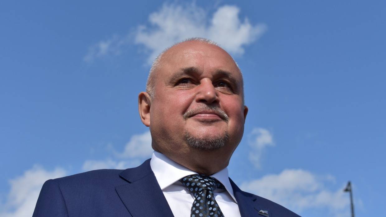 Машина главы Кузбасса попала в массовое ДТП по пути на встречу с семьями погибших в шахте