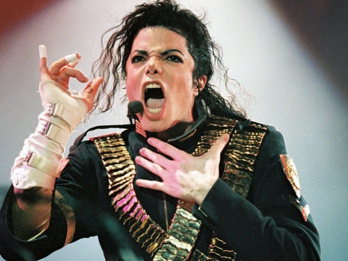 Майкл Джексон во время мирового турне *Dangerous*, 1993 | Фото: michaeljackson.ru
