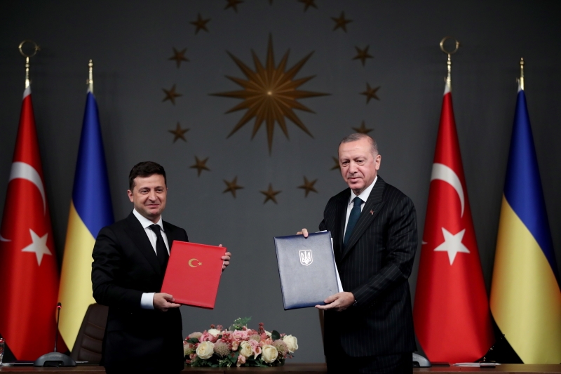 Итоги визита Зеленского в Турцию обескуражили киевских экспертов