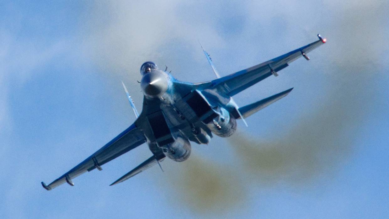 Истребители Су-27 ВКС РФ сопроводили французские военные самолеты над Черным морем