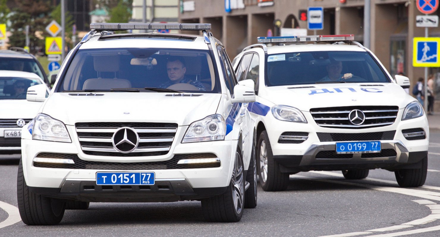 ГИБДД сняла ролик, как догоняет нарушителя на скорости 217 км/ч