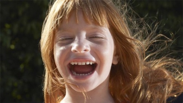 Над чем ребенок не смеется?