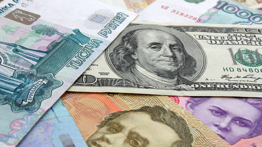 Курс евро на Мосбирже превысил 65 рублей впервые с 7 июля