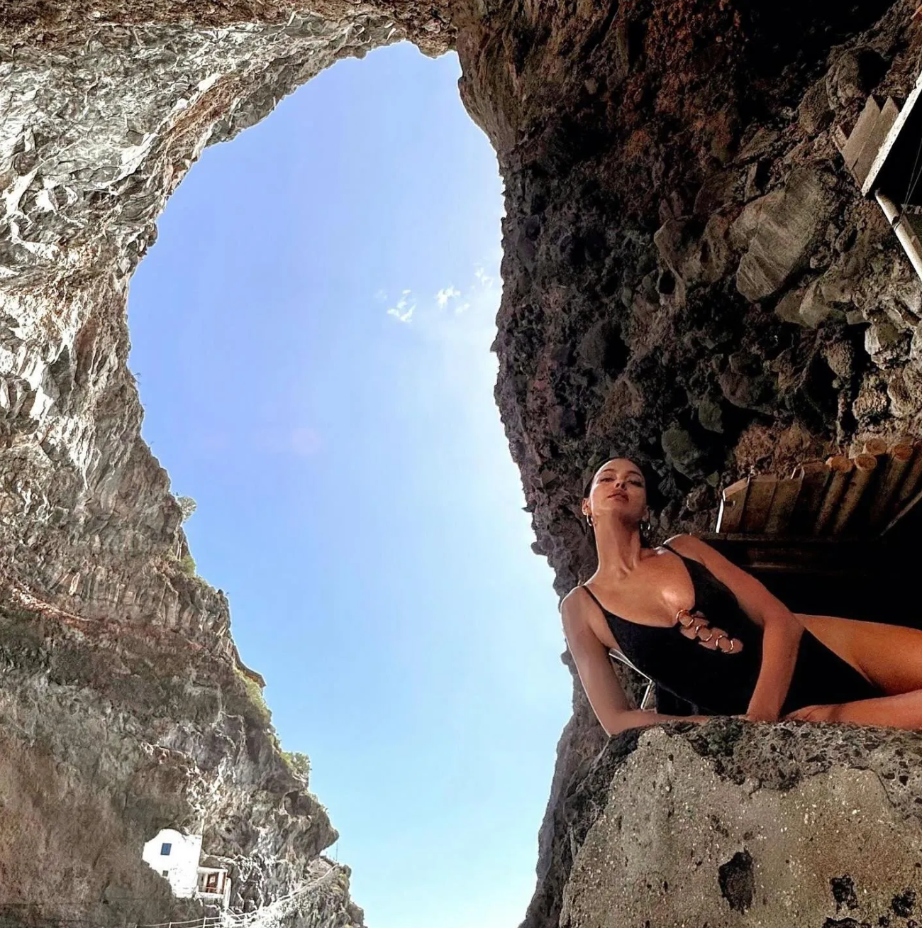 «Голое платье», блонд и роскошная фигура: красивые архивные снимки Ирины Шейк обсуждают в Сети Ирина, также, модель, звезды, жизни, платье, Модель, фотосоцсетиВ, актриса, позировала, кадры, дополнили, Брэдли, среди, время, путешествий, какая, показов, одном, комплиментов