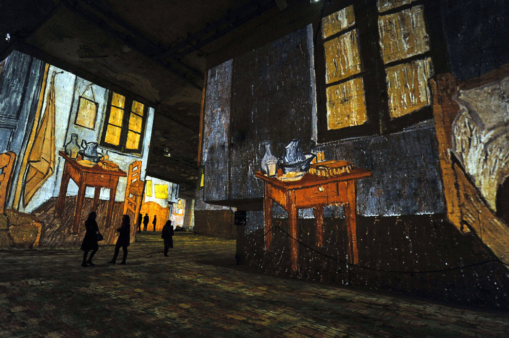 Экскурсия в каменоломни Карьер Огней на юге Франции 