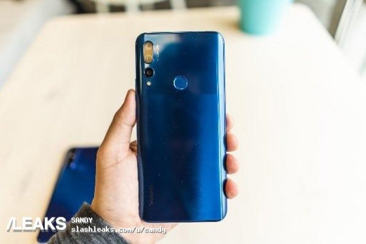 Селфи-перископ и тройная основная камера: замечен смартфон Huawei Y9 Prime 2019 новости,смартфон,статья