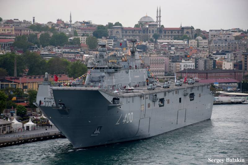 «Флагман Эрдогана» в Стамбуле вмф