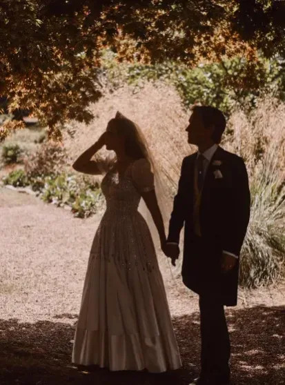 Постоянно плачет и не может смириться: инсайдер рассказал, как принцесса Беатрис переживает скандал вокруг принца Эндрю Беатрис, Эдоардо, МапеллиМоцци, Эндрю, принца, Мапелли, аристократа, потому, МоцциПринцесса, супруга, итальянского, заметно, после, этого, меньше, словам, инсайдеров, постоянно, плачет, очень