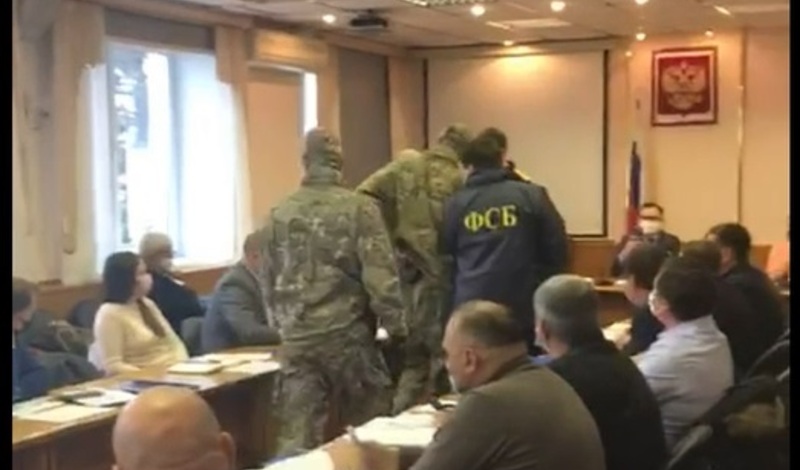 Задержание балахнинского депутата сняли на видео