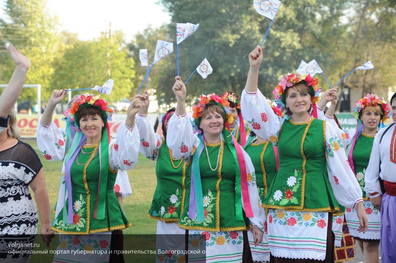 Народы проживающие в волгоградской области. Фестиваль украинской культуры. Культурные традиции Волгограда. Украинцы в Волгоградской области. Культура и народы Волгоградской области.